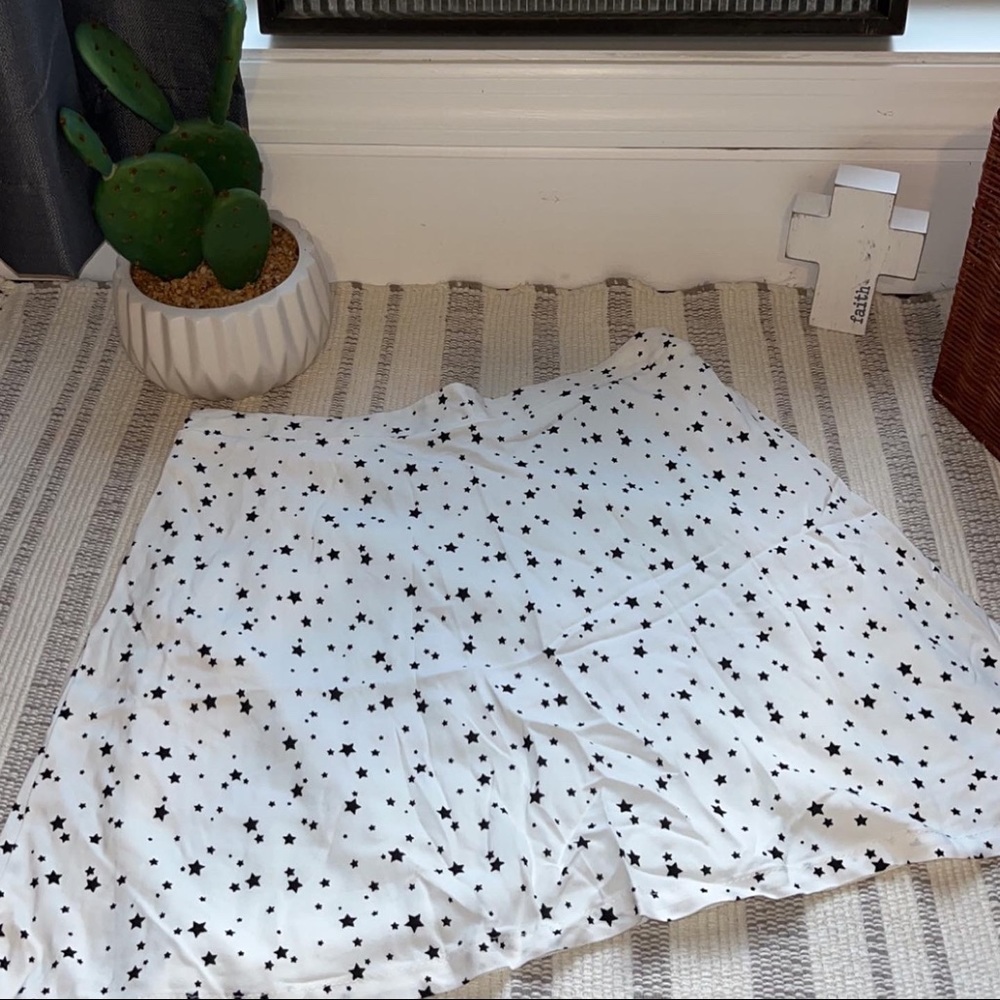 Altar’d state mini skirt size large